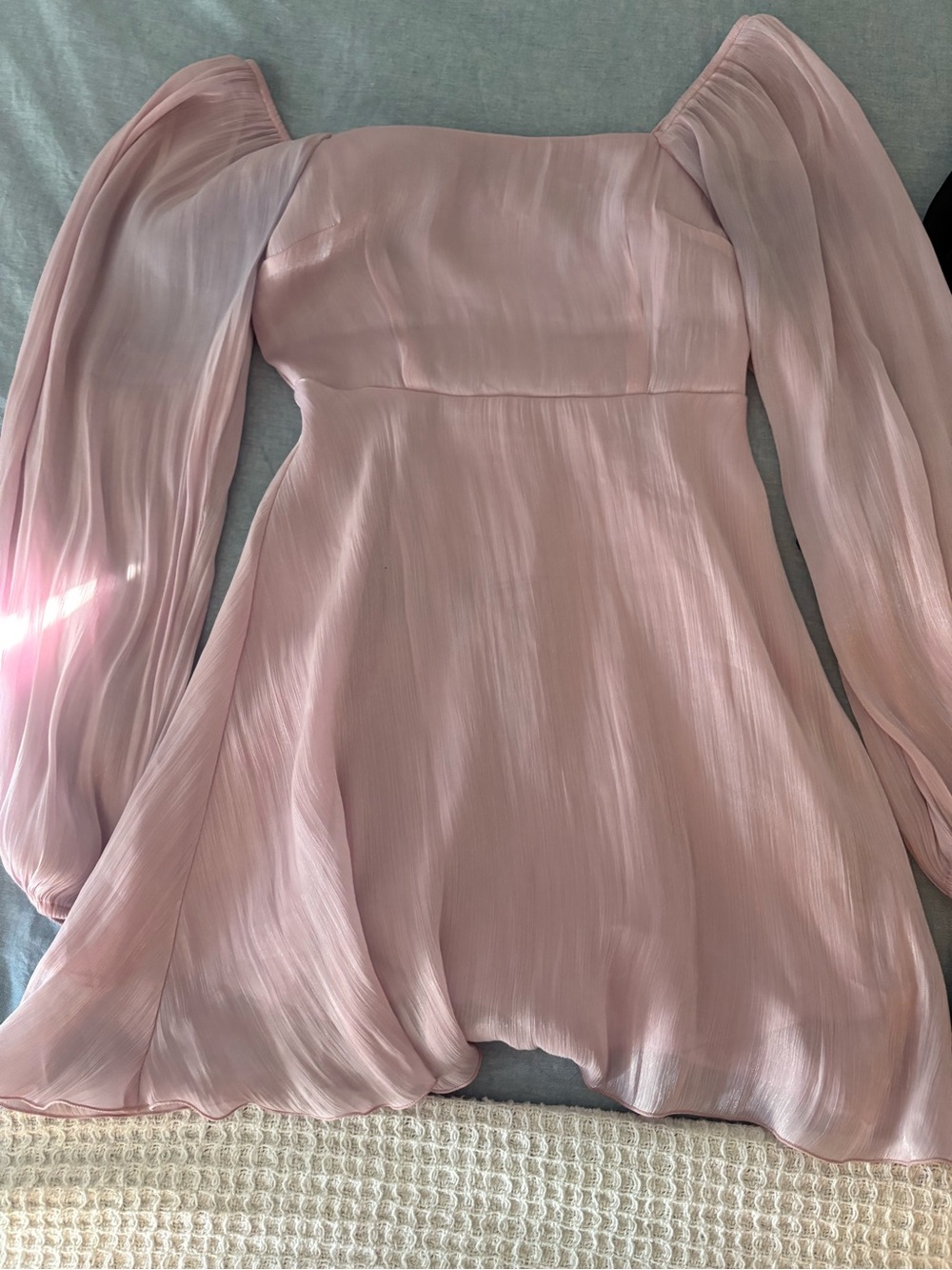 Dresses - Picture 3 of 6